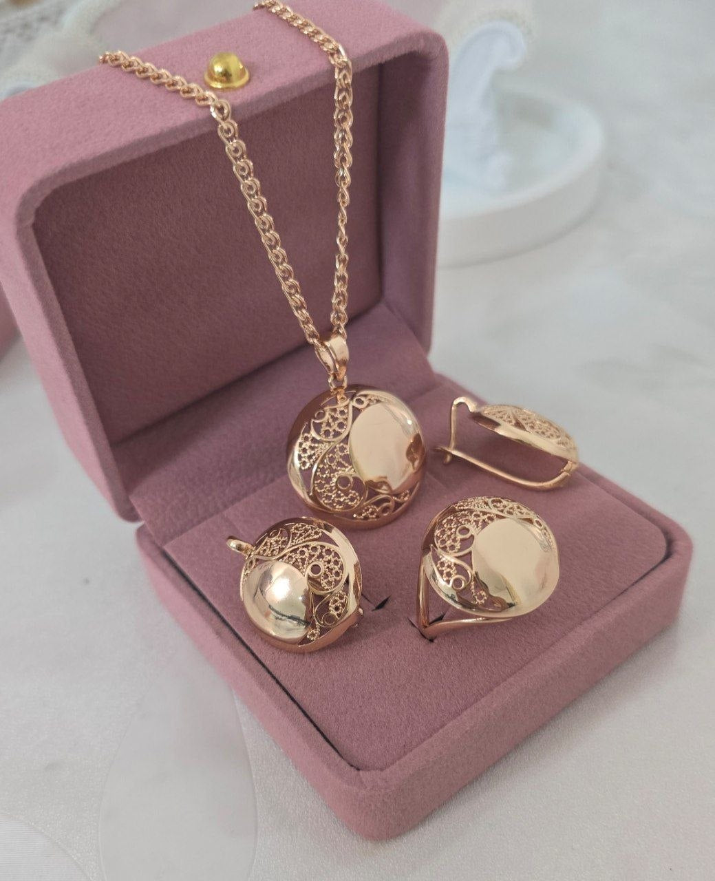 Filigree Gold-Tone Jewelry Set